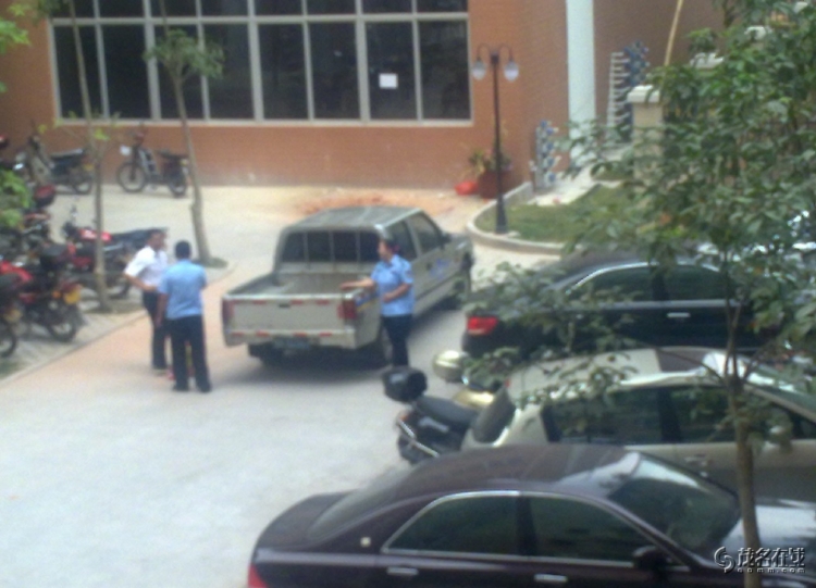 215504ljsq89x8m77loa5l.jpg