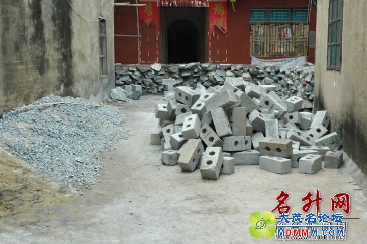 083552u4do5gi4ml4ilzli.jpg