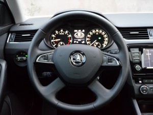 d_autohomecar__wKjByVXcq-SAYXbpAAmq9vrKlKQ121.jpg