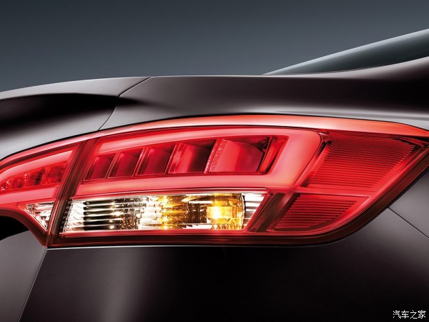 d_autohomecar__wKgH6FXcLICAArCaAAHH0ou1pJ8221.jpg