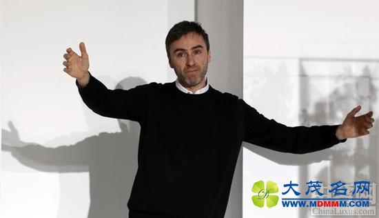 ţRaf Simons