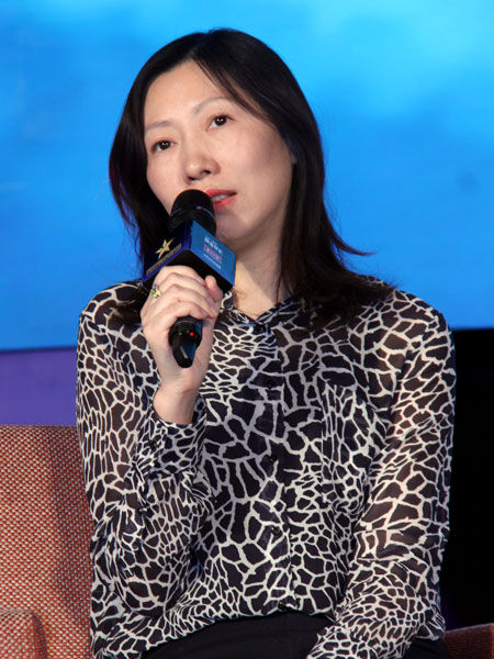 “2015中国最佳商业模式高峰论坛暨21世纪中国最佳商业模式评选颁奖典礼”于12月29日在北京举行。上图为壹钱包品牌及项目管理中心总经理庄燕。(图片来源：新浪财经)