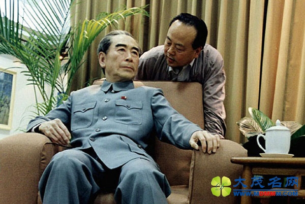周恩来逝世40周年，贴身警卫员回忆其最后的岁月