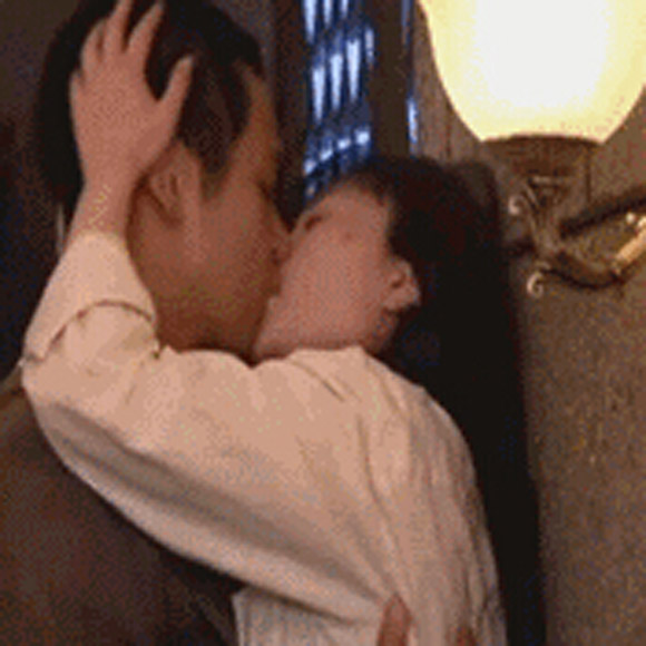 腿长胸大 70后童颜巨乳李小冉新剧zuo成了网红？
