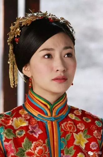 腿长胸大 70后童颜巨乳李小冉新剧zuo成了网红？