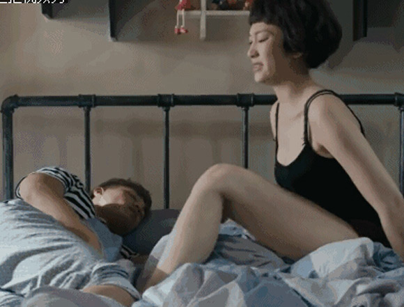 腿长胸大 70后童颜巨乳李小冉新剧zuo成了网红？