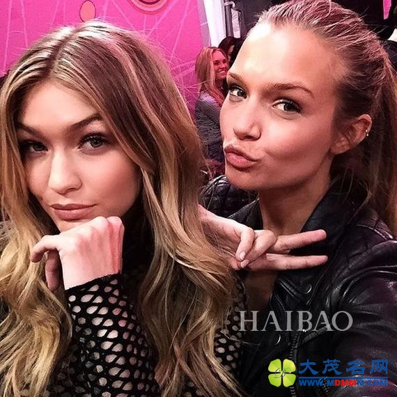 名模吉吉·哈迪德 (Gigi Hadid) 和约瑟芬·斯可瑞娃 (Josephine Skriver)