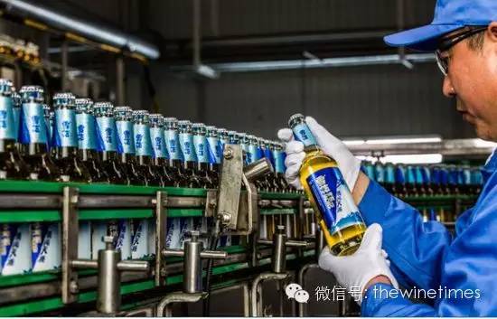华润啤酒2015下半年营收152.11亿港元 每月开品评会保质量