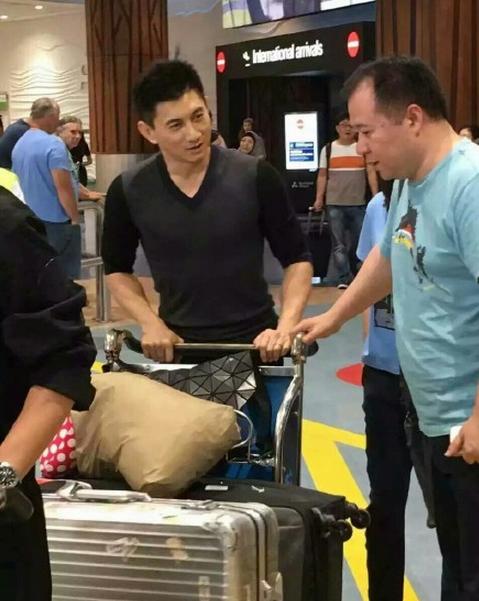 吴奇隆刘诗诗现身新西兰 被曝去拍婚纱照