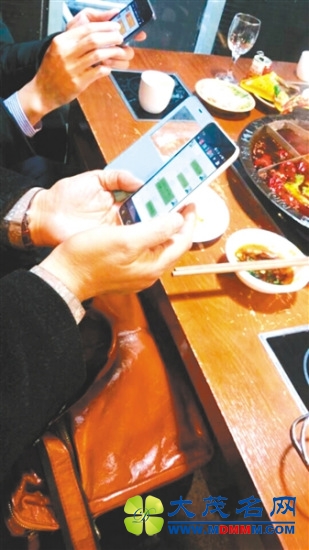 从晒模糊照到集五福：红包的文化内涵在变质？