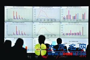 佛山新式招聘会 刷下身份证工作“送上门”