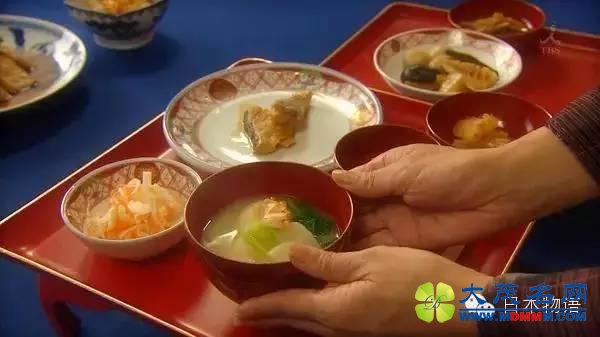 揭秘日本天皇的生活：并不穷奢极欲