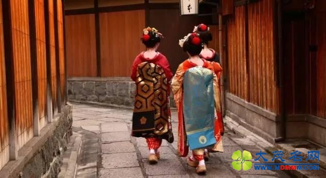 在日本当艺妓是一种什么样的体验