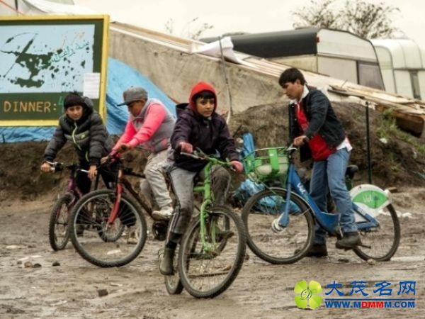 法国难民营多名少年遭强奸 罪犯逍遥法外