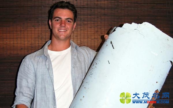 南非少年发现疑似马航MH370航班客机残片