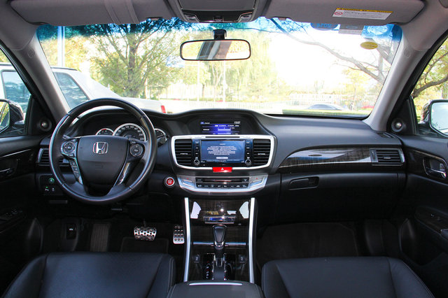 Ÿ 2015 3.0L AT VTI