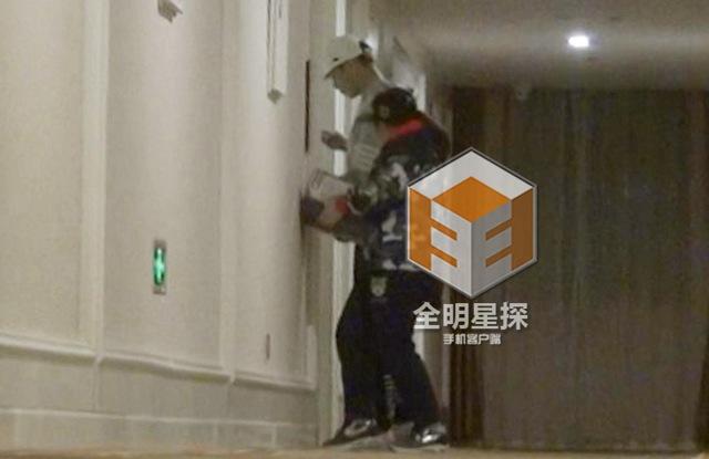 唐艺昕张若昀恋情坐实！甜蜜野餐同居一室(图)