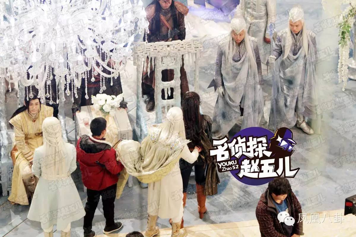 冯绍峰真和宋茜在一起？片场公然搂腰摸大腿(图)