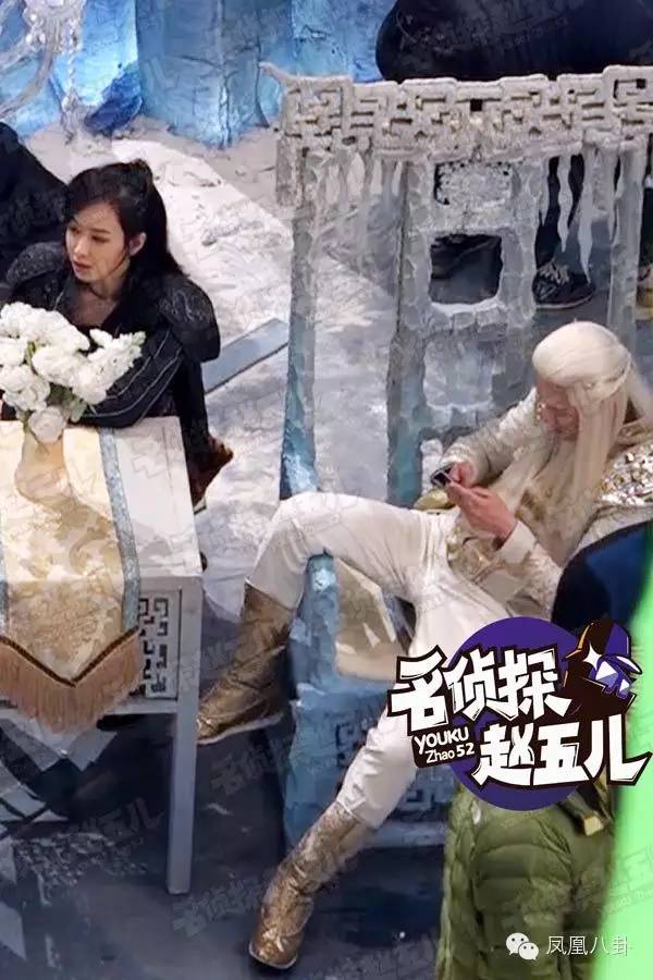冯绍峰真和宋茜在一起？片场公然搂腰摸大腿(图)