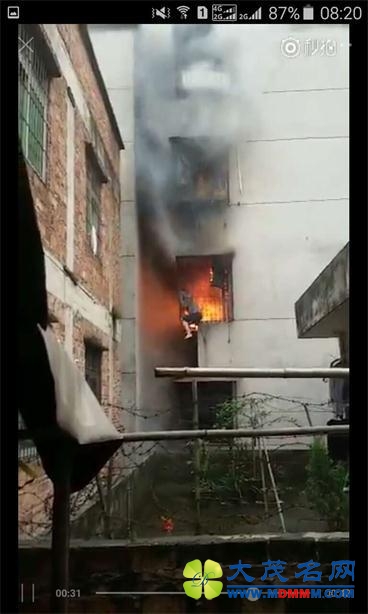 广东消防发五条状态怒斥火灾拍摄者：谴责唾弃