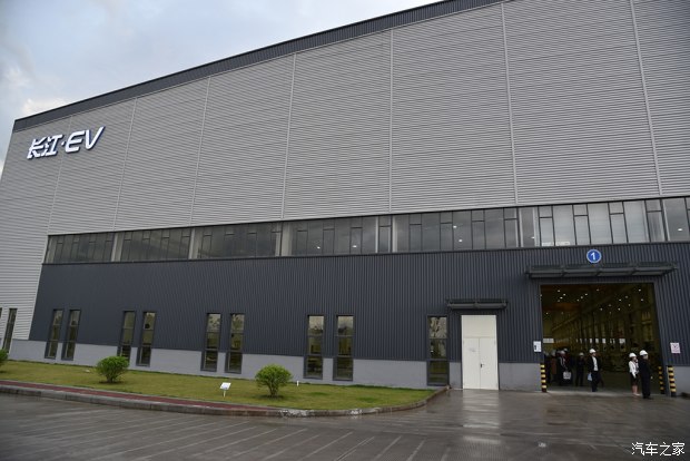 首款SUV逸酷亮相 长江EV品牌正式发布
