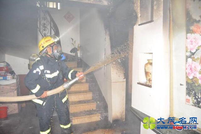 惠东清晨一住宅着火 一男一女被困