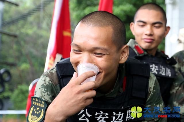 深圳边防官兵比武大赛暴雨中拉开帷幕