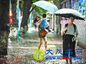 广州质监人士提醒：暴雨时别走停运的手扶梯