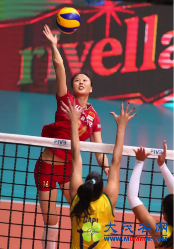 19岁女排新星表现抢眼 连续三场成中国队得分王