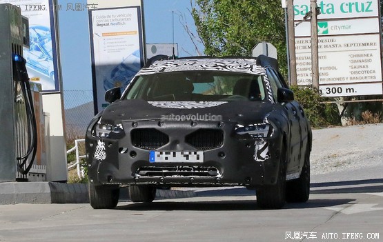 V90 Cross Country Ƴ