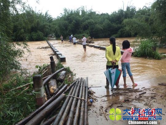 广西北部遭特大暴雨侵袭 最大降雨量达335毫米