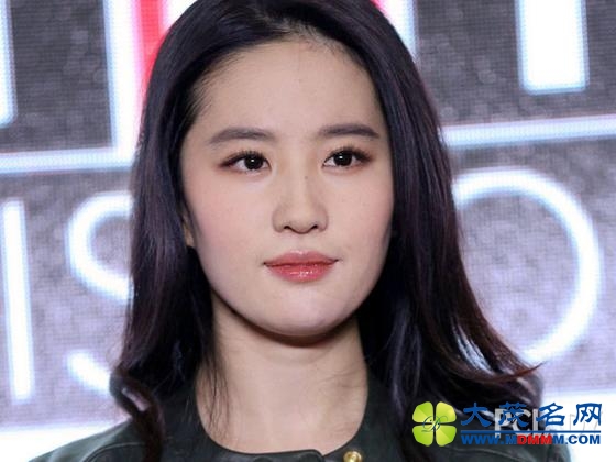 怎样才能做到夏天不脱妆