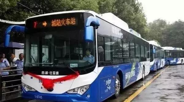 400ձ