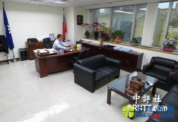 国民党副秘书长：国民党不需要认贼作父的人(图)