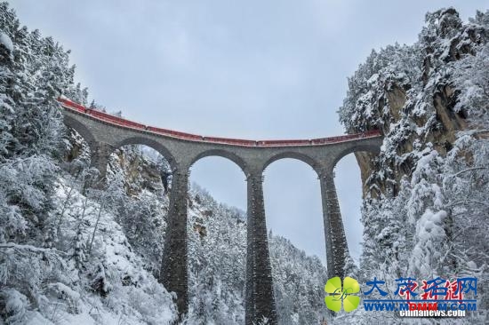 日本“恐怖列车”将出发 昏暗车内大讲鬼话异闻