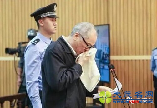 落马官员的“超生游击队”：有人1妻4妾6子女