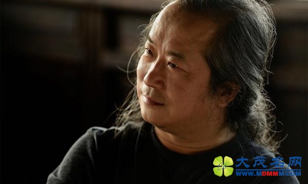 因为金宇澄的《繁花》，评论家吴亮动笔写出小说《朝霞》