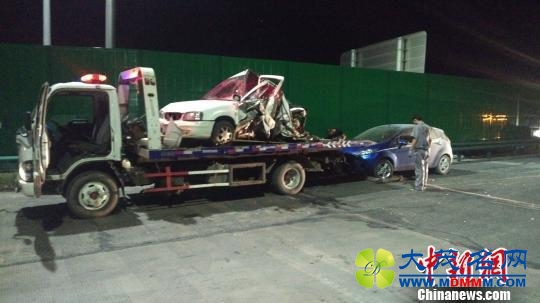 呼和浩特吊车失控连撞16车：死亡人数增至5人