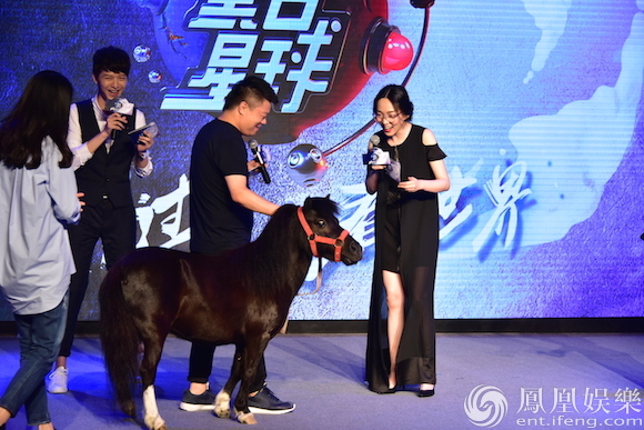 《黑白星球》将亮相 马薇薇力挺吴亦凡是活菩萨