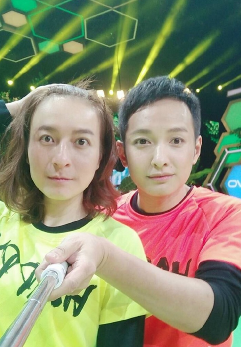 吴昕维嘉竟然配一脸？自拍换脸毫无违和感