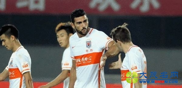 高级黑:利拉德演唱会欢迎你 车撞墙你知道拐了