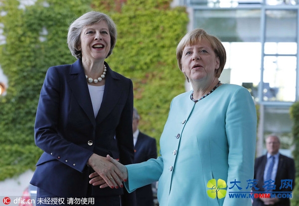 特雷莎会晤默克尔 德媒：两位“铁娘子”影响欧洲未来