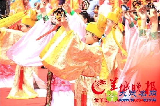 广东汕头南澳岛：古装古礼祭大海保护神“妈祖”