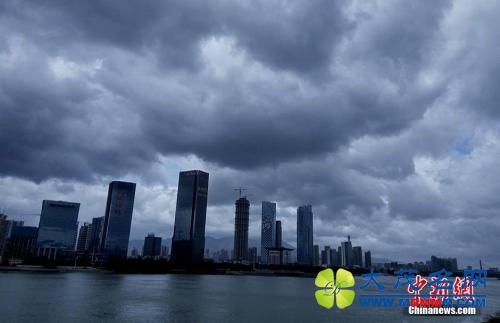 “妮妲”今日正面直扑珠三角 广东多城停产停课