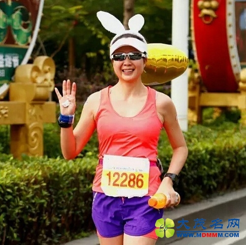 许珂完赛澳洲巴瑟尔顿铁三赛 成云南首位女铁人