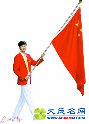 广州剑客雷声小时候很腼腆 母亲想让他学艺术
