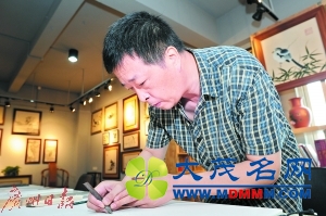 他的作品成为地铁站颜值担当 陕西人9年前南下东莞今获省陶艺大师称号