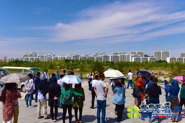 全国网媒聚焦兰州新区 看昔日戈壁变“水城”(图)
