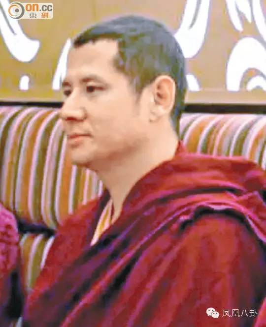 张铁林“坐床”成活佛？藏传佛教僧人：全是瞎搞！