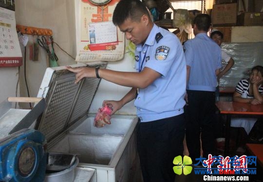 浙江义乌十多家早餐店制售含铝“毒包子”被查